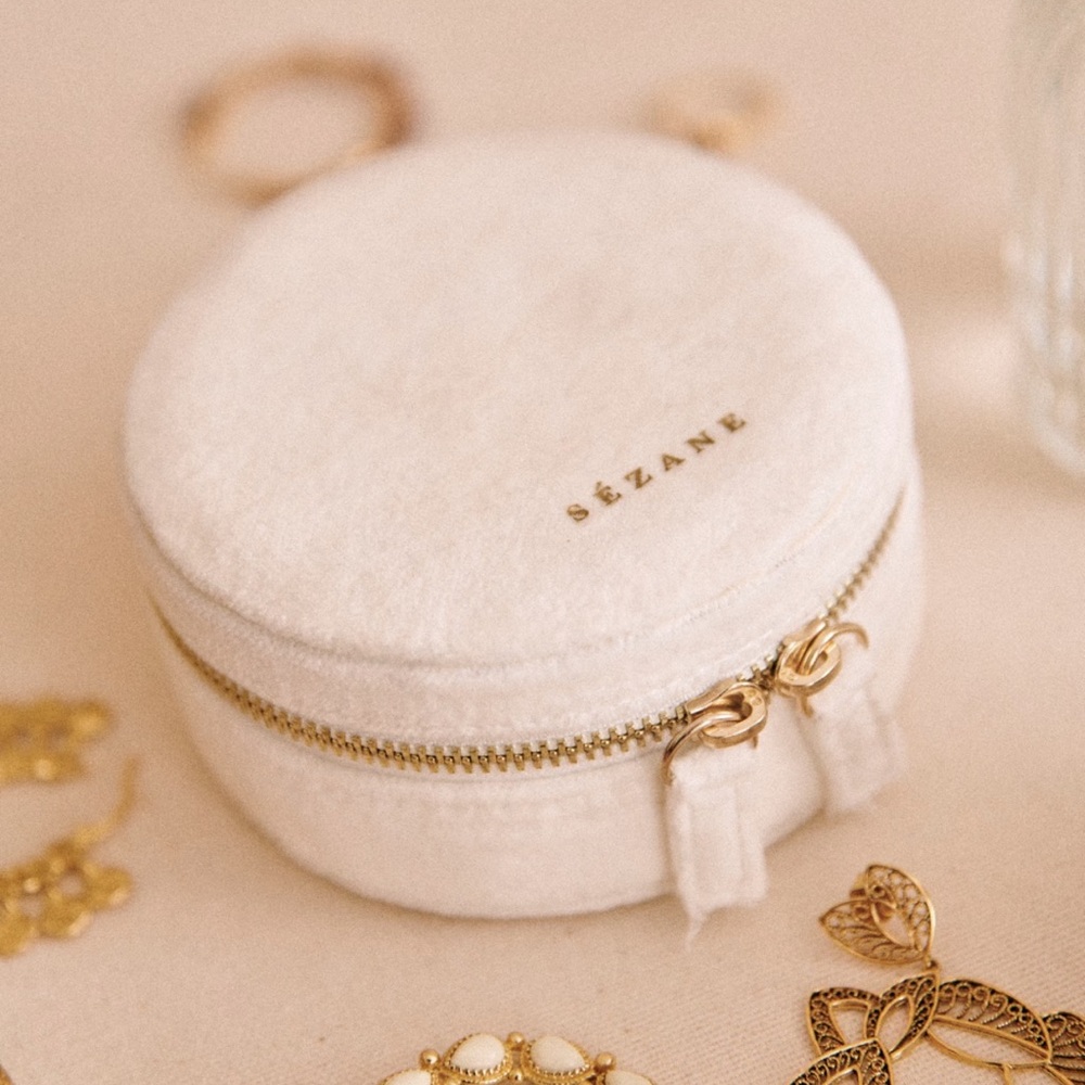 Sézane velvet ecru jewelry case